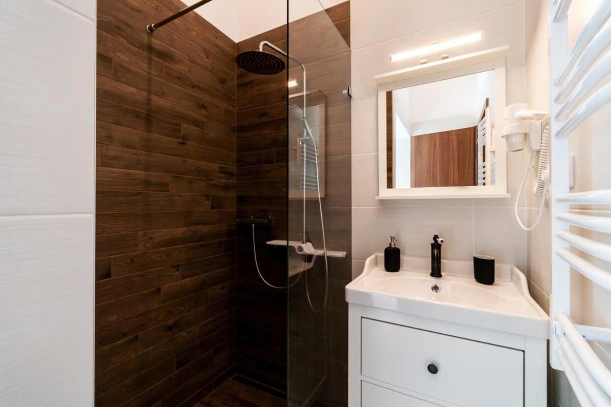 בודפשט Comfy New Apartment At Castle מראה חיצוני תמונה