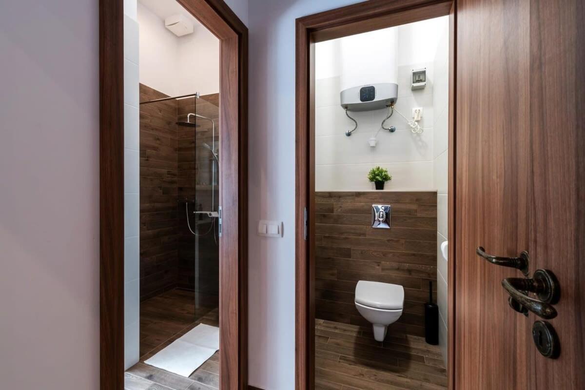 בודפשט Comfy New Apartment At Castle מראה חיצוני תמונה