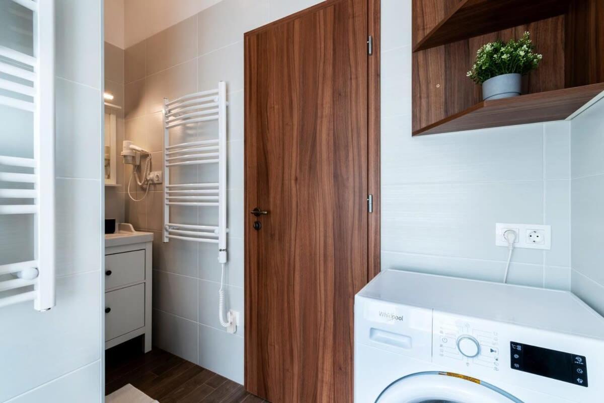 בודפשט Comfy New Apartment At Castle מראה חיצוני תמונה